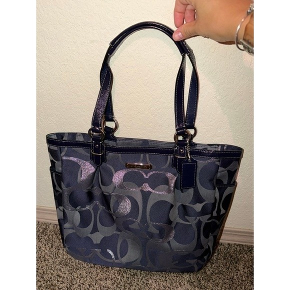 Coach Handbags - Authentic Y2K Coach Signature Navy Silver Jacquard Patent Leather Purse F19675